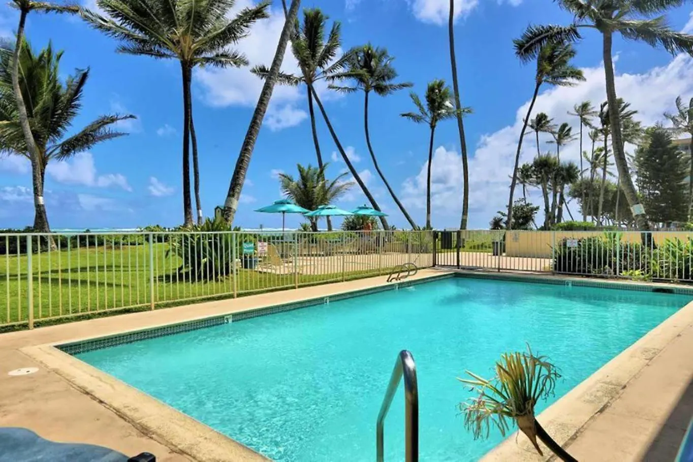 Stylish Condo Steps To Beach Hau'ula