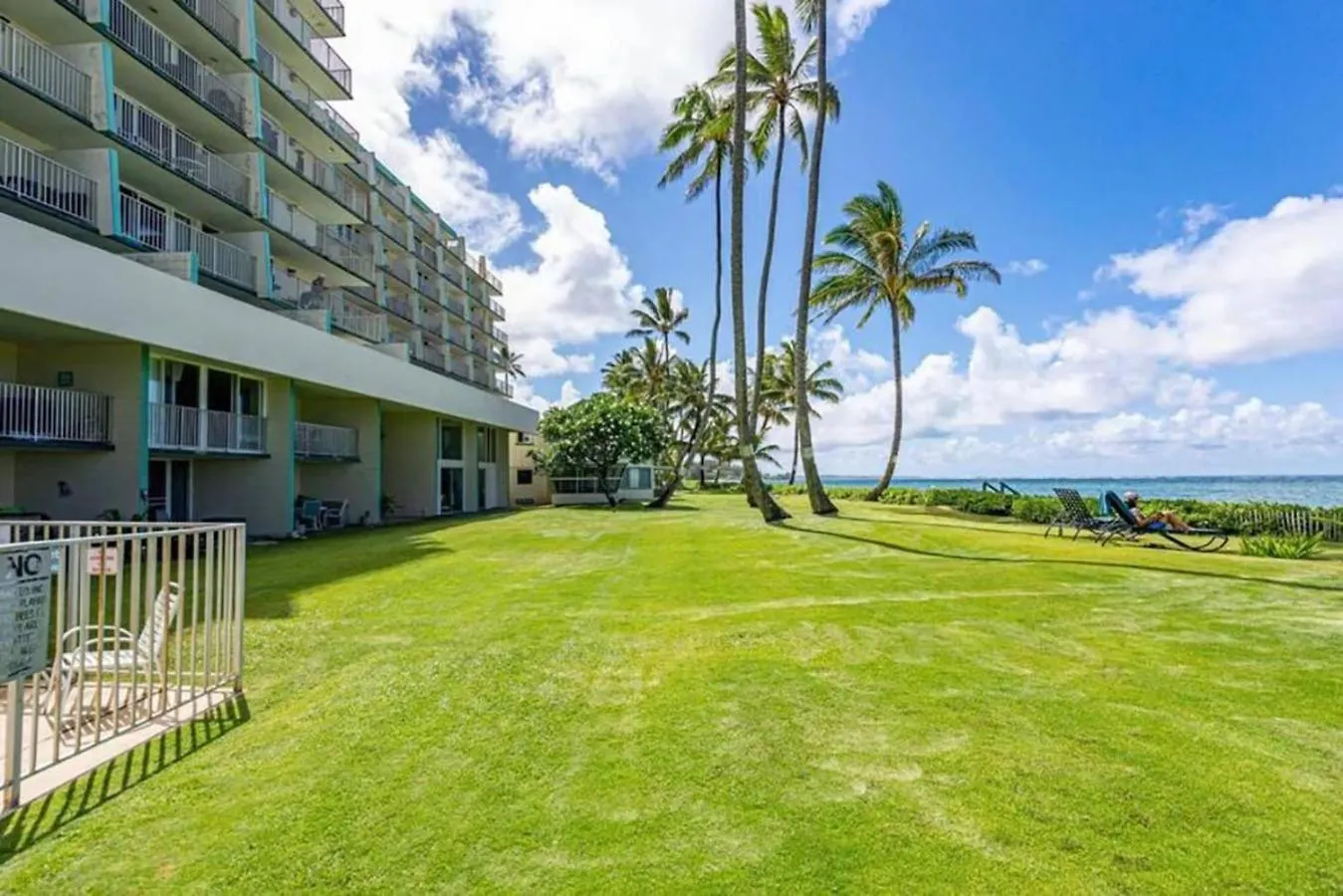 Stylish Condo Steps To Beach Hau'ula Daire